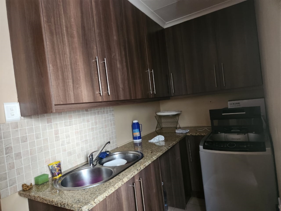 To Let 3 Bedroom Property for Rent in Hillside Free State